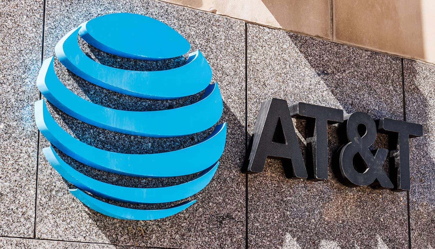 AT&T logo showing data leak